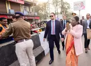 President Murmu Breaks Protocol in Jamshedpur, Greets Crowd for 15 Minutes