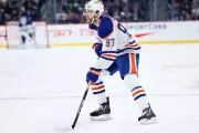 Top 10 NHL Stars Dominating 2025: McDavid, MacKinnon Lead Fan Frenzy