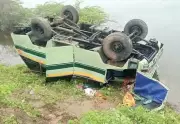 Tragic Van Crash in Virudhunagar: 1 Worker Dead, 5 Injured Near Sivakasi