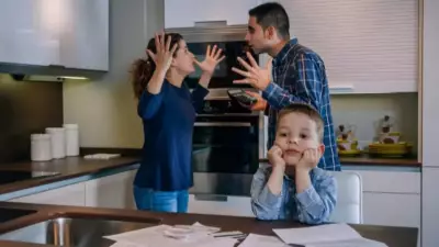 6 Vital Lessons Kids Learn When Parents Say 'Sorry'