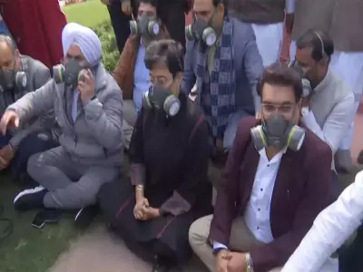 AAP MLAs Protest in Delhi Assembly Over Hazardous Air Quality, AQI Hits 337