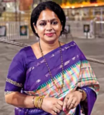 Digital Devotion: How Temple Influencers Are Taking Mandirs Mobile