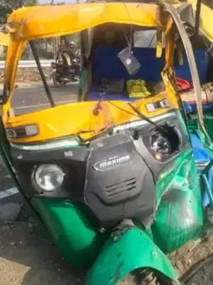 Dumka Accident: 4 Killed, 5 Injured in Auto-Tanker Collision, Hospital Negligence Alleged