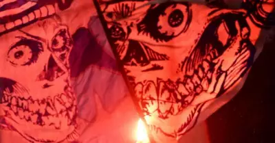 Global Photo Highlights: Eiffel Crescent to Shimla Snow, January 25, 2026