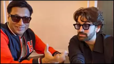 Neil Nitin Mukesh & Madhur Bhandarkar Sing Classic Song During Flight Delay