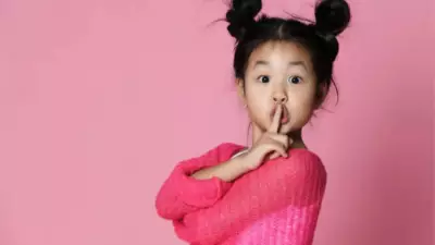 Parenting Coach Warns: Changing Clothes in Front of Kids is a Big Mistake