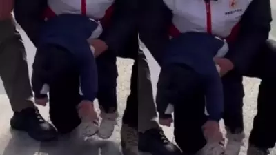 Quick-thinking volunteers save 2-year-old from choking in China