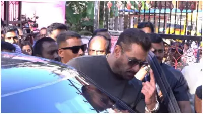 Salman Khan Casts Vote in Mumbai BMC Elections, Father Salim Khan Also Participates