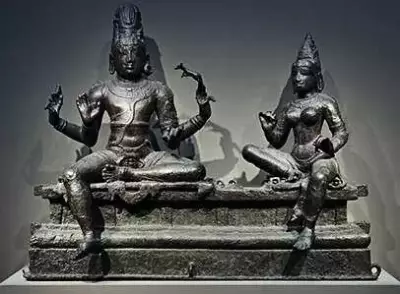 Smithsonian Returns Looted Indian Sculptures After Provenance Investigation