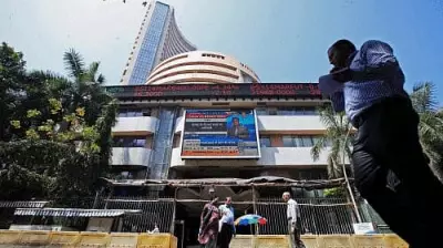 Stock Markets Trade Flat Amid Volatile Trends, Sensex and Nifty Show Mixed Moves