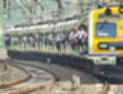 Central Railway Mumbai Commuters Face Friday Chaos: Injuries, Fire & Signal Failures Cause Major Delays