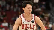 Chicago Bulls Re-Sign Yuki Kawamura on Two-Way Deal, Waive Trentyn Flowers