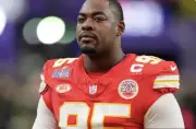 Chiefs' Chris Jones Reacts as Coaching Exodus Grows After 6-11 Season