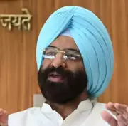 Delhi Govt Directs Aggregators to Restart Ride-Sharing in 1 Month to Curb Pollution