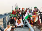 Flood Victims Protest at Harike Headworks Gates, Demand Immediate Relief