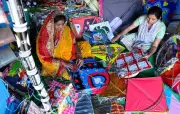 Hyderabad's Dhoolpet Kite-Makers Face Generational Shift as Youth Choose Corporate Jobs