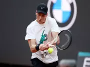 Jannik Sinner Advances to Australian Open Third Round with Dominant Win Over Duckworth