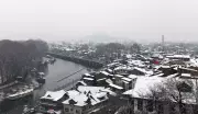 Kashmir Valley Blanketed in Snow: Highways Closed, Flights Cancelled