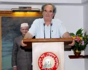 Mark Tully's Legacy: How the Veteran Journalist Kept His Ear to the Ground in India