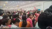 Massive Rush at Sari Sale in Chhatrapati Sambhajinagar Leads to Near-Stampede, 3 Women Unconscious