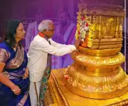 Mauritian President Gokhool Worships at Tiruchanoor Temple in Tirupati