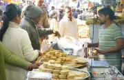 Ranchi Markets Bustle as Milk & Curd Sales Soar Ahead of Lohri & Makar Sankranti