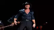 Tim McGraw to Headline 2026 NHL Stadium Series in Florida's First Outdoor Football Stadium Game
