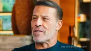 Tony Robbins Warns AI Job Losses Could Spark Psychological Crisis and Violence
