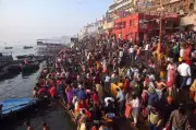 Varanasi Celebrates Makar Sankranti with Ganga Dips, Temple Visits, and Kite Festivities