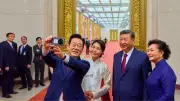 Xi Jinping's Xiaomi Selfie with South Korean President Lee Sparks Online Buzz