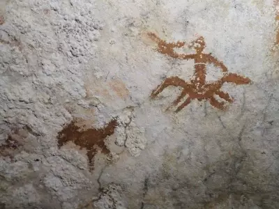 67,800-Year-Old Hand Stencil in Sulawesi Cave is World's Oldest Rock Art