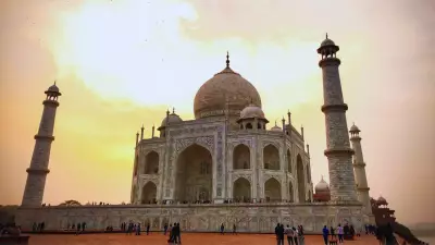 A Solo Traveller's Journey to the Taj Mahal: Navigating Challenges and Culture Shock