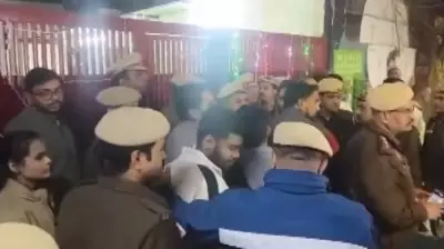 ABVP and Left Activists Clash Over Journalist Assault Allegations at DU Protest