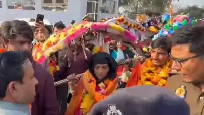Burqa-clad Woman Fulfills Vow by Offering Ganga Water at Sambhal Temple