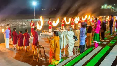 Foreign Tourist's Respectful Ganga Aarti Imitation Goes Viral on Instagram