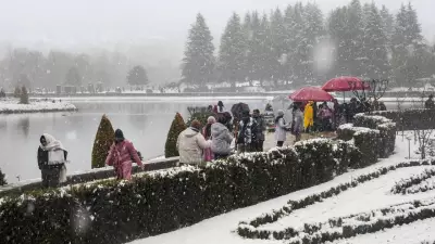 Jammu & Kashmir Welcomes Record 1.77 Crore Tourists in 2025, Government Reports