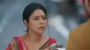 Anupamaa Drama: Vasundhara's Apology & Chawl Tensions Rise