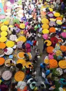 Bengaluru's 40-Foot Road Rule Sparks Outcry Over Small Business Livelihoods