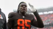 David Njoku Ends 9-Year Browns Tenure, Enters Free Agency for Fresh Start