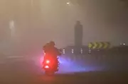 Delhi Gripped by Dense Fog and Temperature Plunge, Over 300 Flights Delayed