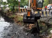Delhi PWD Allocates Rs 4 Crore for Desilting Drains on 61 Roads in Northwest