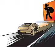 Gang of Eight Robs Engineer of Gold Chain on Karnataka Highway