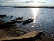 Godavari Gold Rush: Villagers Scour Receding River for Valuables in Paithan