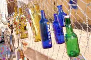 How Recycled Glass Bottles Are Now Protecting India's Border Fences