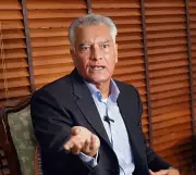 Jakhar Criticizes Politicization of Punjab Bureaucracy, Calls for Reform