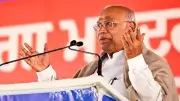 Kharge Accuses Kejriwal and Modi of Hypocrisy, Calls Punjab AAP BJP's 'B-Team'