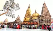 Mahashivratri Sees Massive Devotee Surge at Kashi Vishwanath Temple in Varanasi