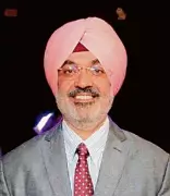 New Knee Replacement Technology Aims to Replicate Natural Movement and Sensation