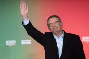 Portugal's Presidential Runoff: Socialist Seguro Favored Over Populist Ventura