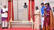 President Murmu Unveils Bust of First Indian Governor-General at Rashtrapati Bhavan